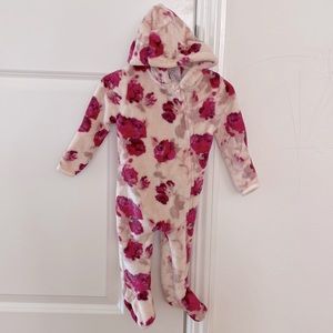 NWOT-Laura Ashley fleece 6-9 month footy